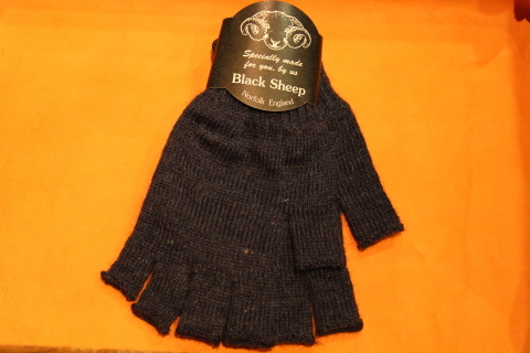 重宝する「Black Sheep」 \"Fingerless Glove\" ご紹介_f0191324_07170005.jpg