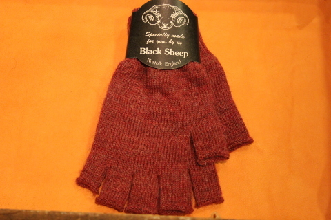 重宝する「Black Sheep」 \"Fingerless Glove\" ご紹介_f0191324_07170807.jpg