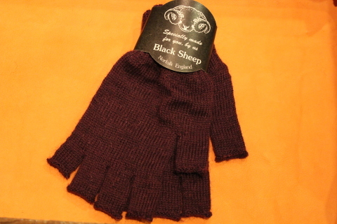 重宝する「Black Sheep」 \"Fingerless Glove\" ご紹介_f0191324_07172133.jpg