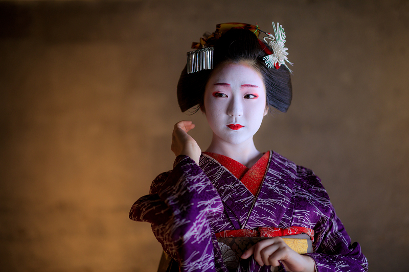 専用ページ芸妓 日本髪 前刺し こうがい 後刺し 別注羽二重 舞妓 手ぬぐい8点 舞妓、最後の髪型「先笄（さっこ）」 | DTEEL（ディティール