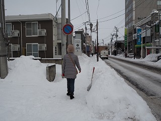 雪道歩いてフレンチランチ_b0296353_22190895.jpg