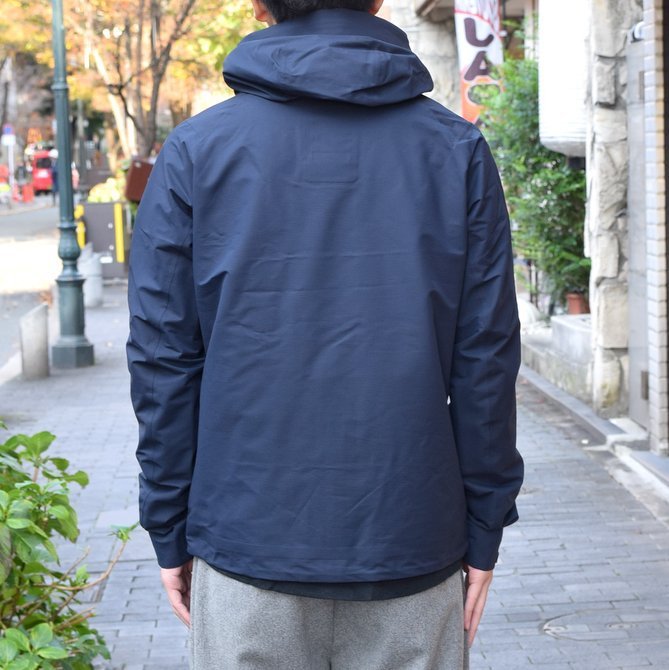 DESCENTE ALLTERRAIN(オルテライン)/ACTIVE SHELL JACKET_d0158579_16194071.jpg
