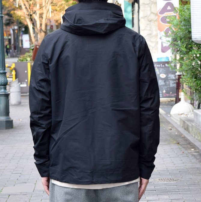 DESCENTE ALLTERRAIN(オルテライン)/ACTIVE SHELL JACKET_d0158579_16210409.jpg
