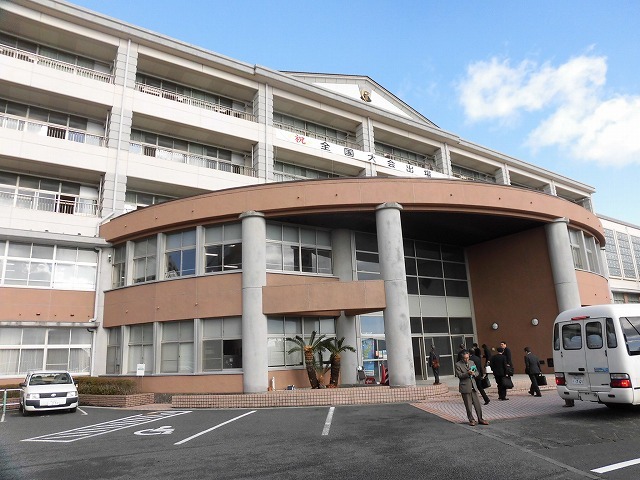 「紙のアートミュージアム事業」は市内企業をスポンサーに! 高校生のアイデア・提案が新鮮だった富士市立高校での議会報告会_f0141310_07413232.jpg