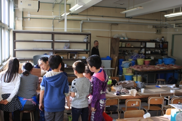 【おとどけアート×上ノ大作 ひばりが丘小学校】11/28 陶芸あるある、ご存知ですか?_a0062127_00260673.jpg