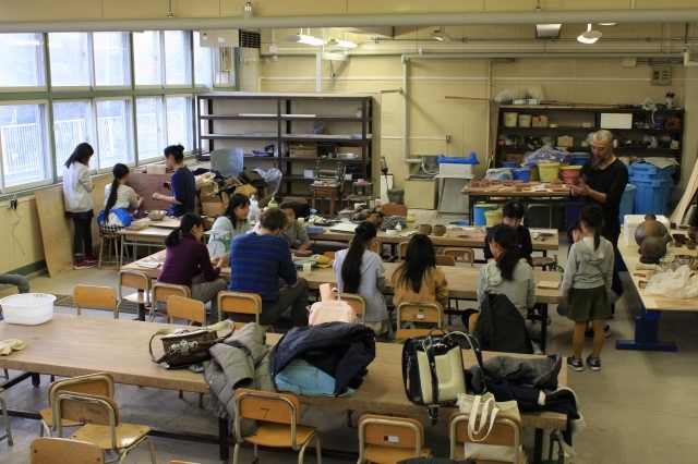 【おとどけアート×上ノ大作 ひばりが丘小学校】11/28 陶芸あるある、ご存知ですか?_a0062127_00300883.jpg
