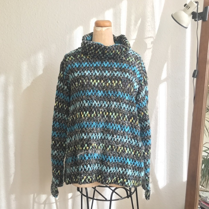 ブランド生地で冬のtops Missoniのニット生地で縫いました 海とネオンとミシンと私