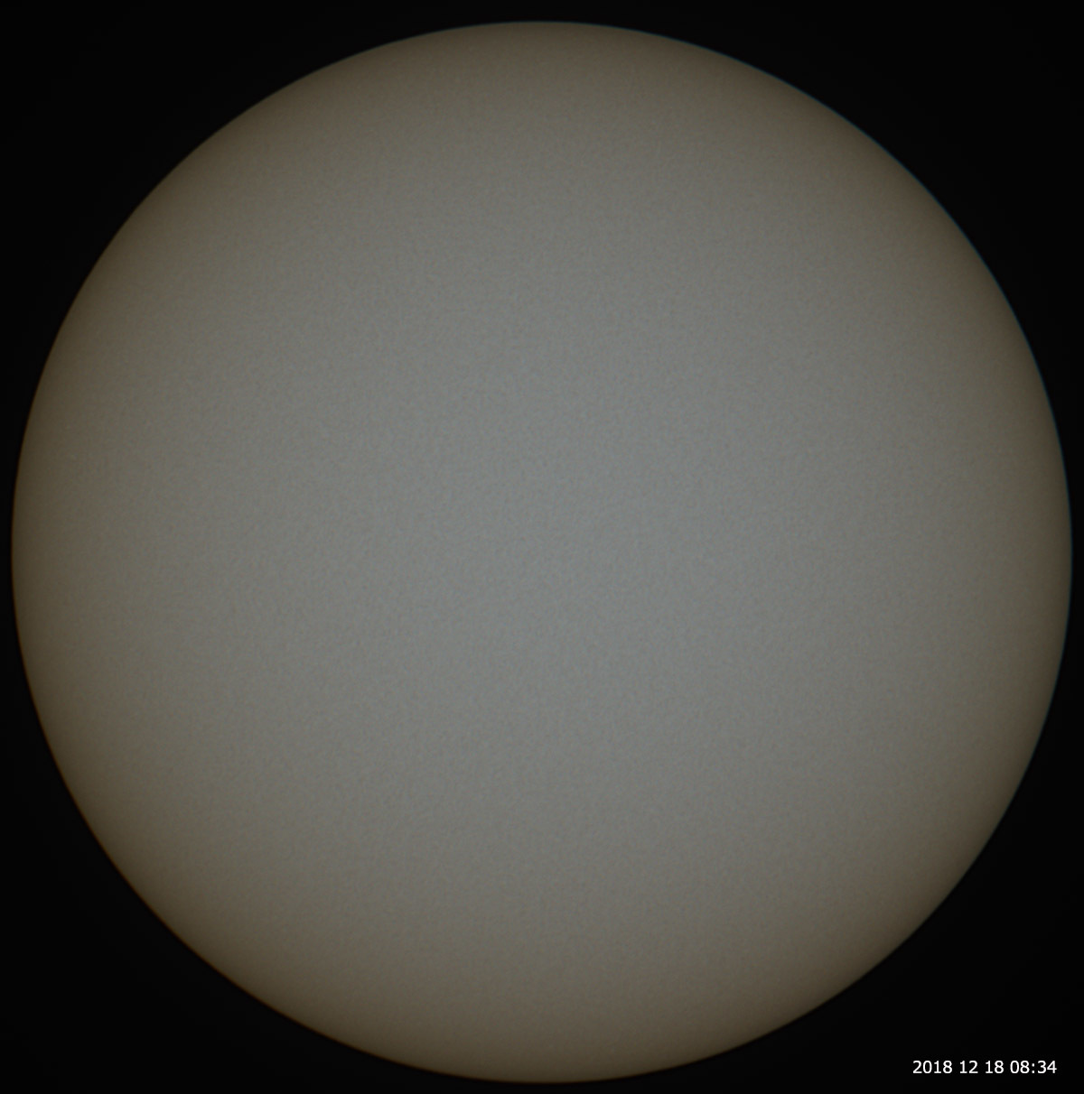 12月18日の太陽 やっと咽頭炎から復活!_e0174091_16581257.jpg
