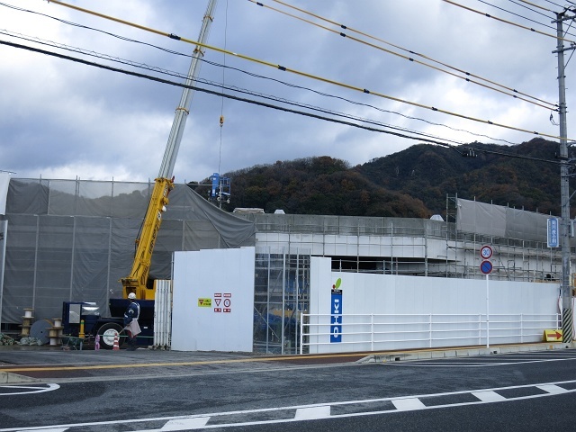 ハローズ海田市駅前店の建設工事　2018年12月。そのほかのテナント情報も_a0225156_11362205.jpg