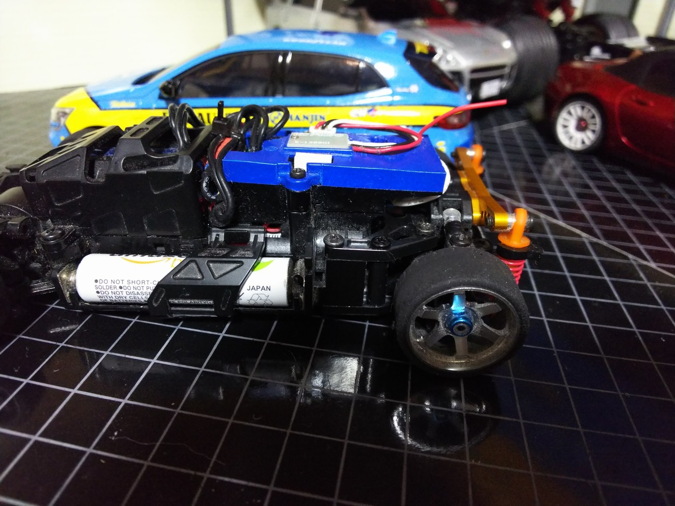 ミニッツサイズ Atomic AMZ-