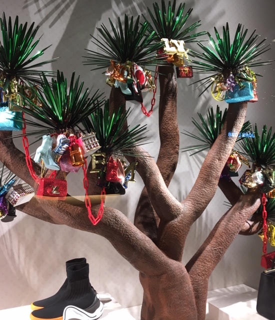 南カリフォルニアのクリスマス風景ーシャネル、ルイヴィトンなどなど_e0350971_12203188.jpg