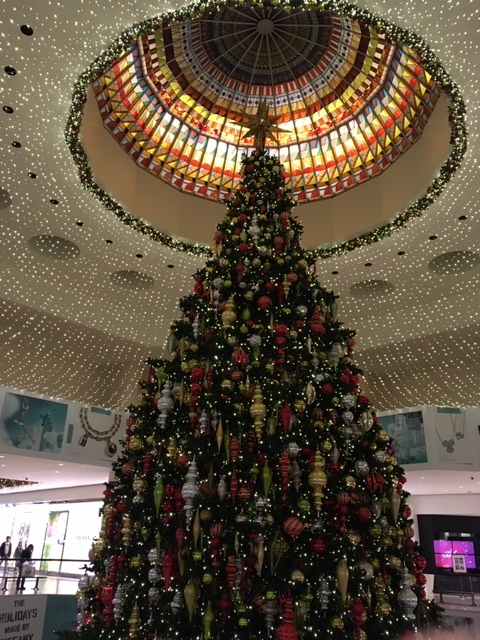 南カリフォルニアのクリスマス風景ーシャネル、ルイヴィトンなどなど_e0350971_12252833.jpg
