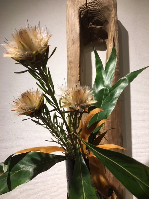 明日が最終日となりました。「和の工芸で迎える新春 9人の作家の美と技」そして今年はこれで仕事納めをなります。_a0112812_20481409.jpg