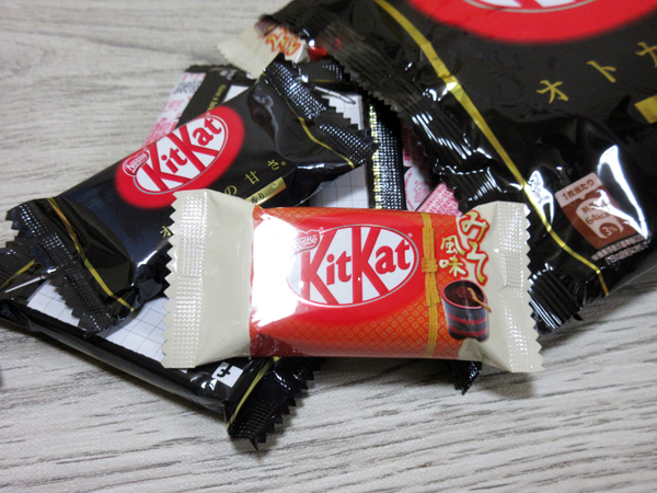 【Nestle】Kit Kat オトナの甘さ 濃いカカオの香り_c0152767_21480024.jpg