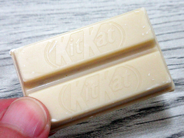 【Nestle】Kit Kat オトナの甘さ 濃いカカオの香り_c0152767_21494208.jpg