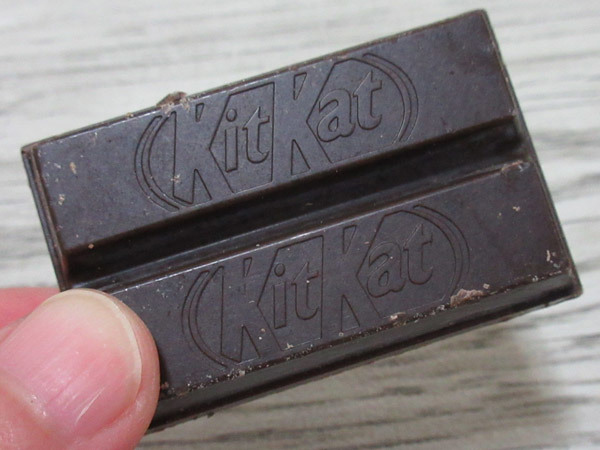 【Nestle】Kit Kat オトナの甘さ 濃いカカオの香り_c0152767_21515313.jpg