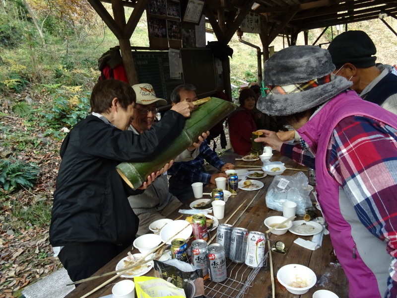 孝子の森で「交流忘年会」_c0108460_18412889.jpg