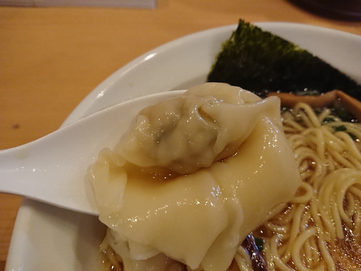 12/24 新橋纒高幡不動店 鶏がらスープのワンタン麺 ¥880_b0042308_19135035.jpg