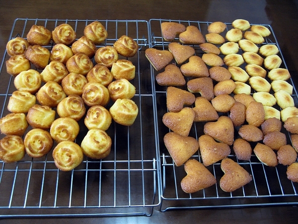 スイーツ類もキープ_f0129726_17452468.jpg