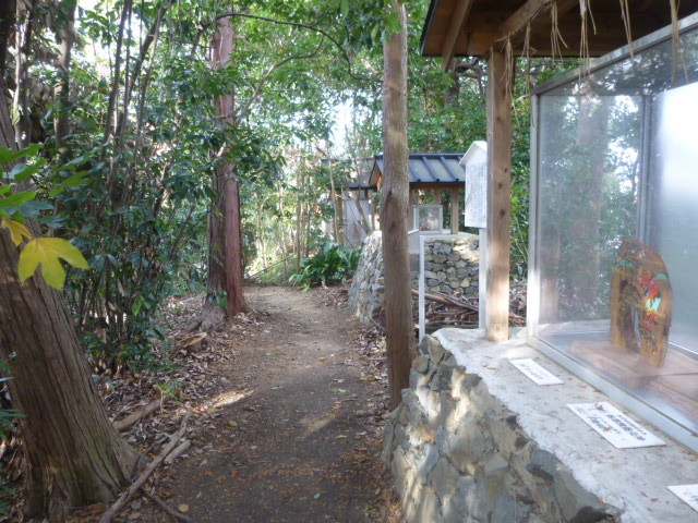 新熊野神社　熊野古道があります！_d0106134_22381564.jpg