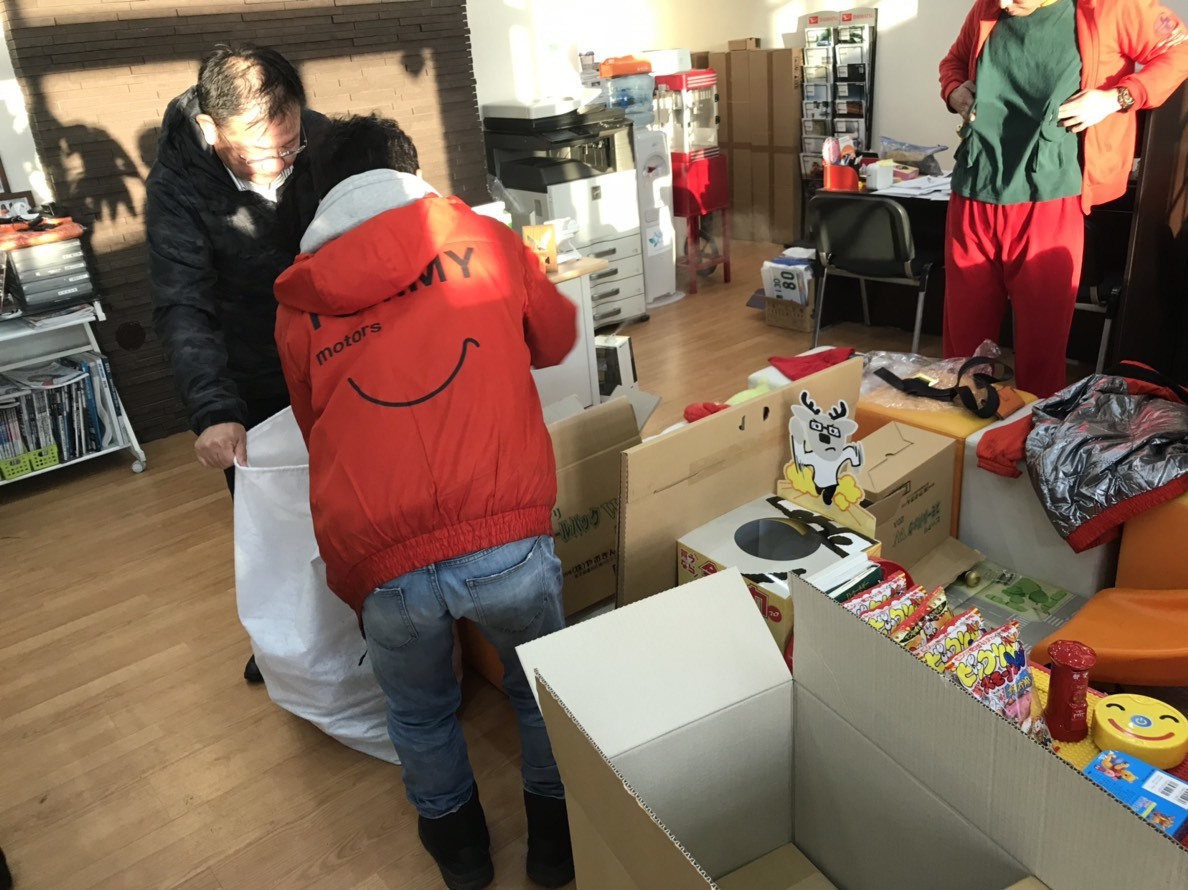 12月25日(火)クリスマス★本店ブログ♪アルファード2.4 240X 4WD ありますよぉ ランクル ハマーアルファード_b0127002_19263268.jpg