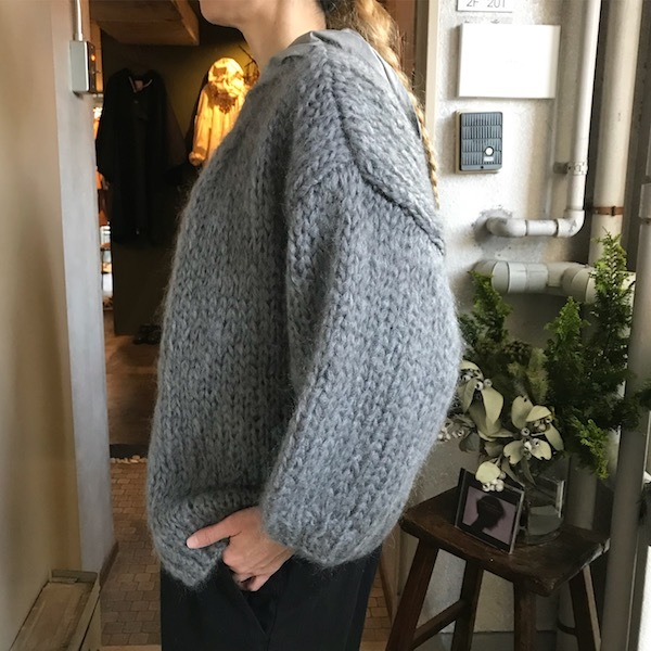 オーバーオール と カーディガン_d0364239_19274927.jpg