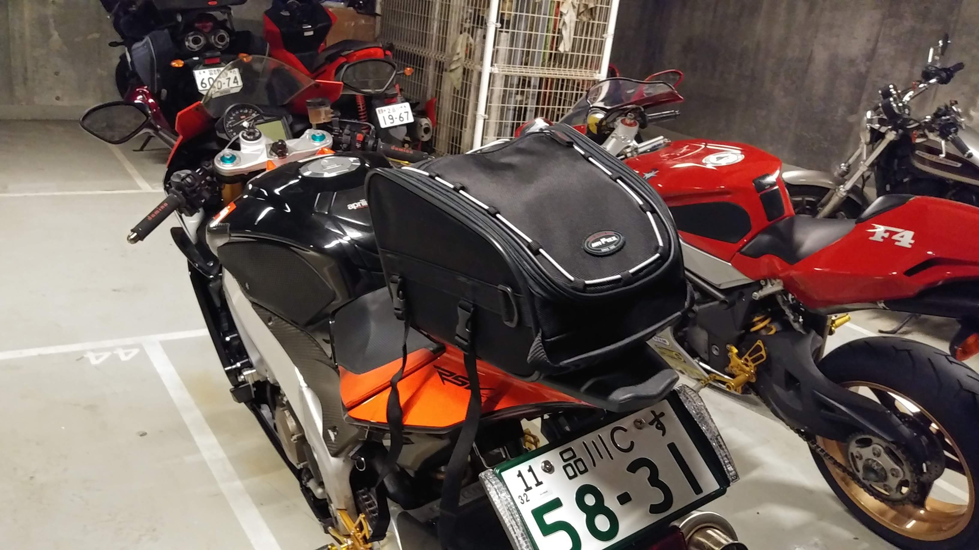 RSV4 ウインカー移設とシートバッグ : けんじの趣味日記