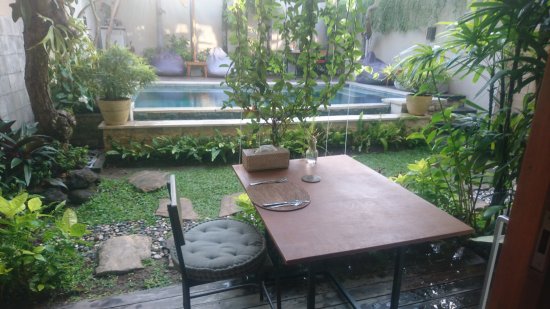 E3 Berawa Bed & Breakfast 再訪記録 ＠Jl.Pantai Berawa (\'18年10月)_d0368045_0421853.jpg