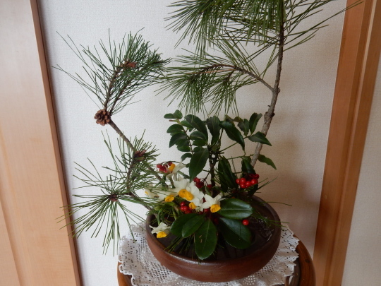 ’18,12,27(木)お正月の花活けと頭痛から回復!_f0060461_10524309.jpg