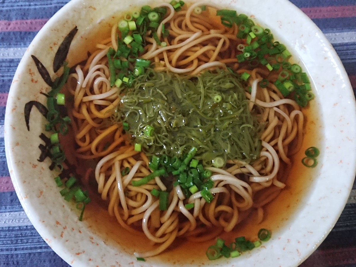 12/28 シマダヤ食塩0藪そば で めかぶそば & いちご & ほんのりチョコ味コーンフレーク_b0042308_11392802.jpg