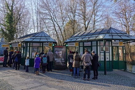 ヘラブルン動物園でのジョヴァンナとクインターナの親子との出会い ~ 自然体の親子の魅力_a0151913_4212755.jpg