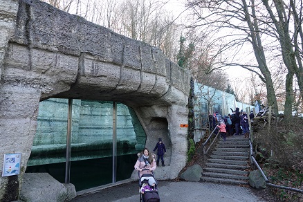 ヘラブルン動物園でのジョヴァンナとクインターナの親子との出会い ~ 自然体の親子の魅力_a0151913_4561561.jpg
