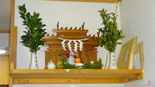 お餅を搗いて神棚へ 12 27 ハワイアンの部屋 お餅を搗いて神棚へ 12 27 ハワイアンの部屋