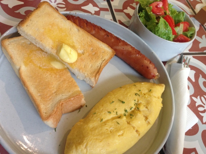 幸せの朝食と至福のスイーツ_e0322871_02104698.jpg