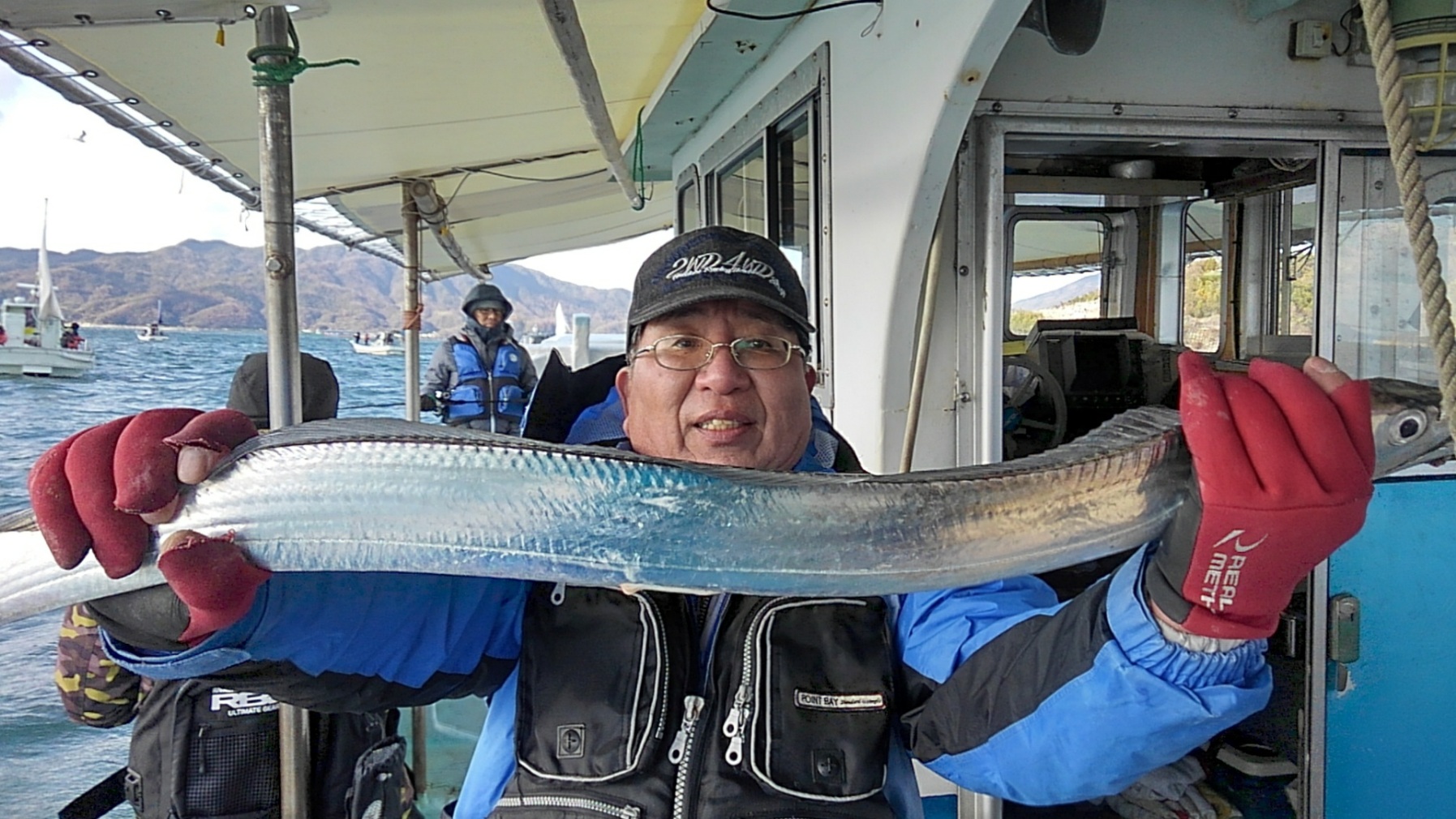 広島県呉市仁方 大型底引き観光遊漁船 釣船 第２光亮丸 食事付き