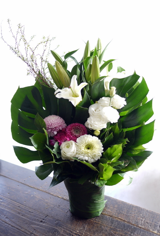 お供えのアレンジメント 釧路市駒場町に発送 18 12 28着 札幌 花屋 Mell Flowers お供えのアレンジメント 釧路市駒場町に発送 18 12 28着 札幌 花屋 Mell Flowers