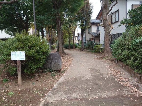 11/22 境浄水場引込線跡地を歩く_b0042308_08021010.jpg