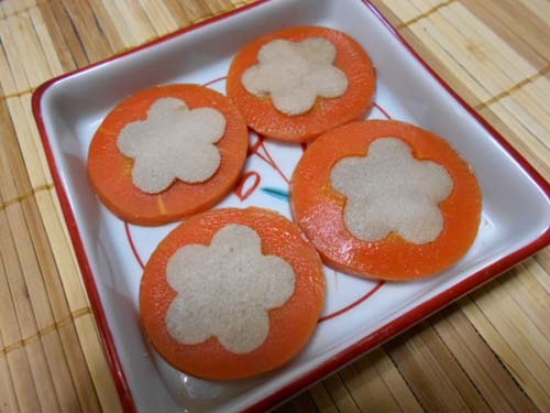 にんじんの煮物と結びこんにゃく&野菜の切れ端でひよこ豆キーマカレー_f0019498_11382319.jpg