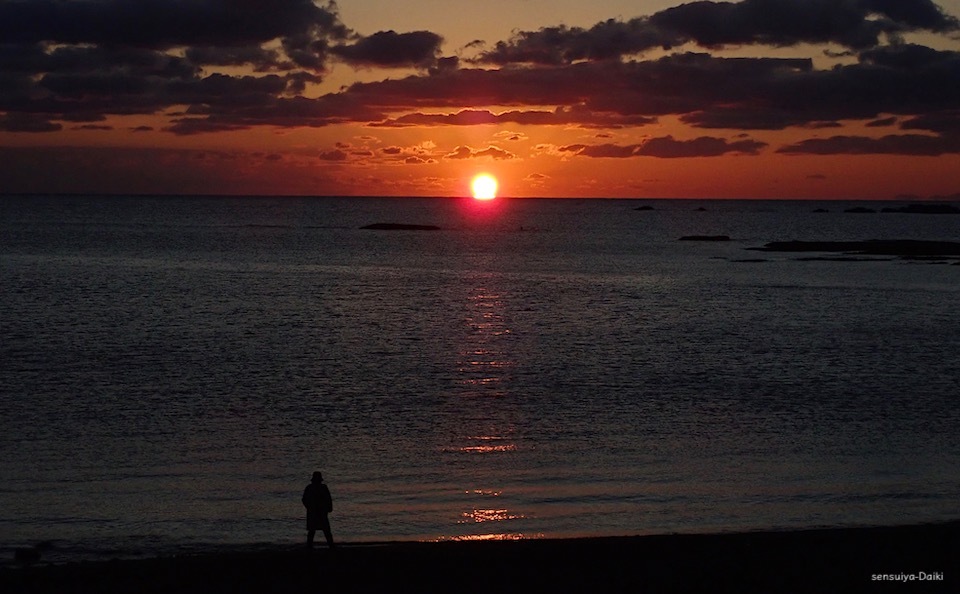 大晦日の海_e0158261_12132926.jpeg