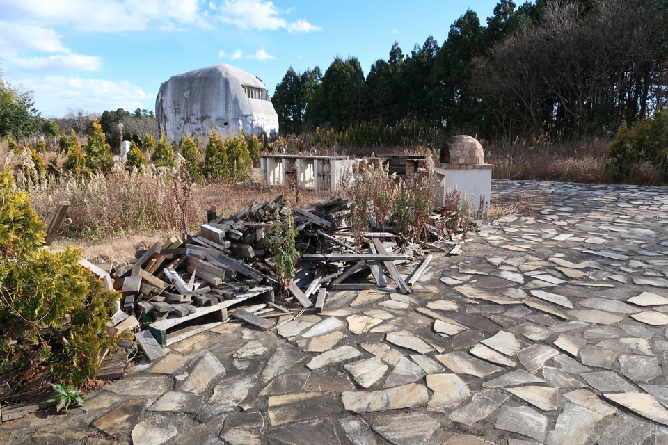 ■鳩山町の謎の建物（埼玉県）その1_f0395158_21350268.jpg