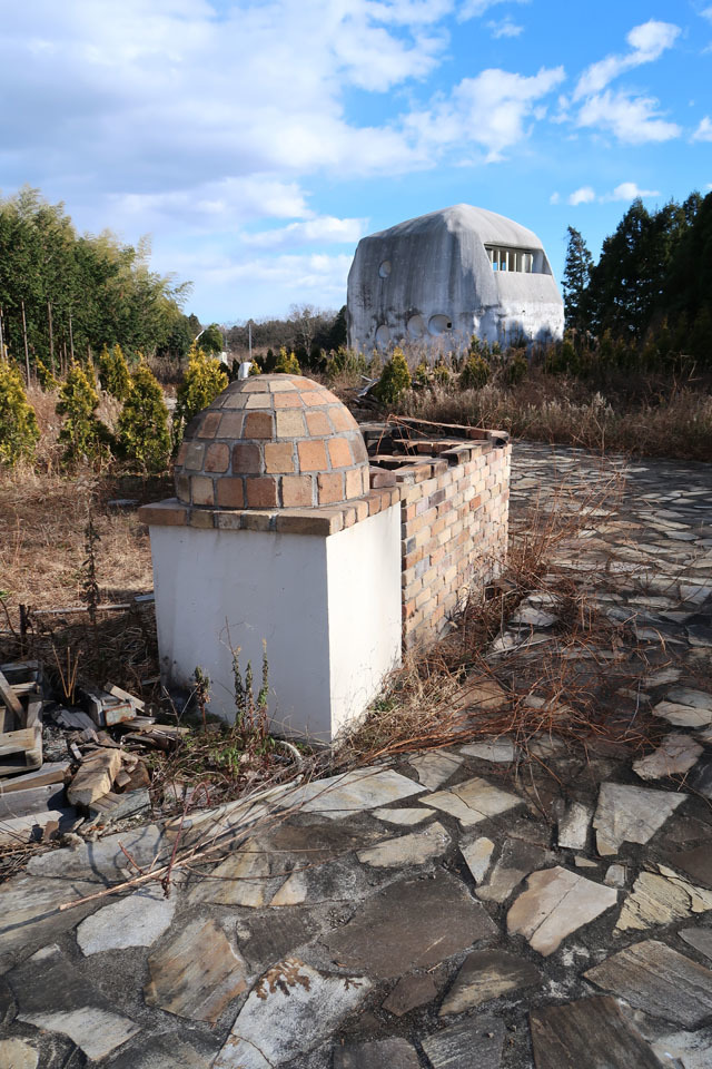 ■鳩山町の謎の建物（埼玉県）その1_f0395158_21350637.jpg