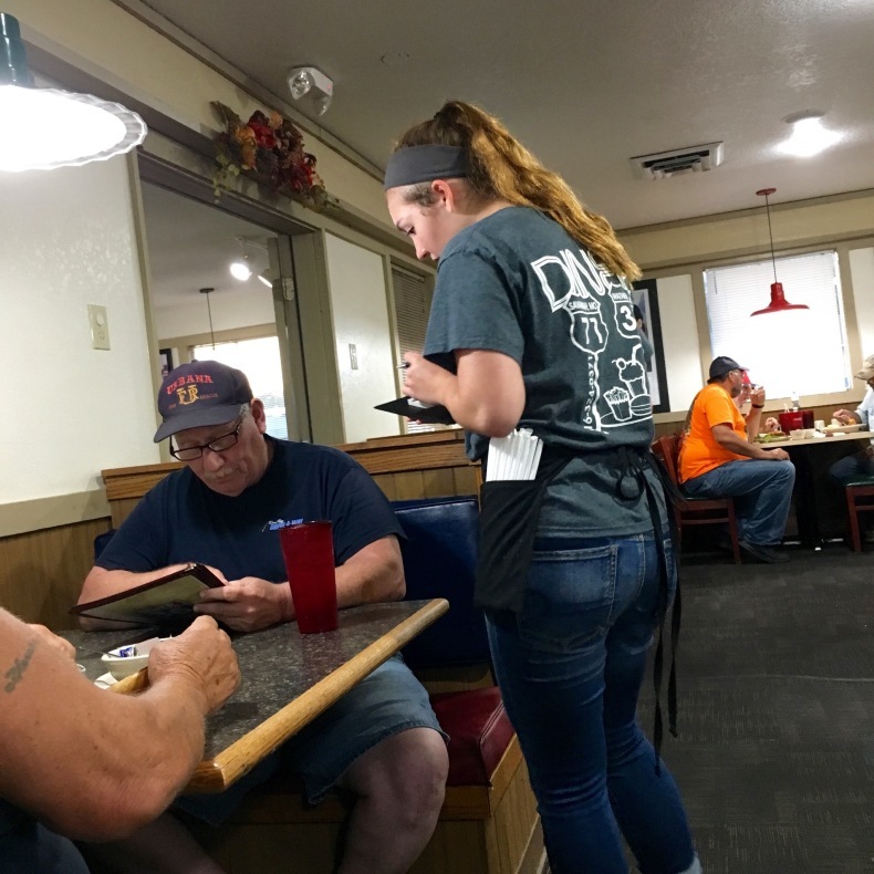 カンサス州の田舎のdinerとmotel 初日本人 Kansas いわおの日々ing 夢見る頃がとっくに過ぎ去っても