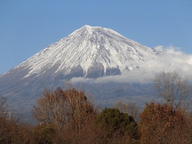 風もなく穏やかな元日　すっきり晴れ渡った中で富士市内各地から見る富士山_f0141310_07404536.jpg