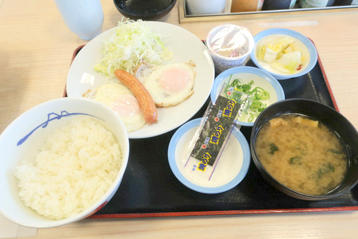ご無沙汰 松屋 ソーセージエッグw定食 選べる小鉢 納豆 450円 今年初 続 食欲記