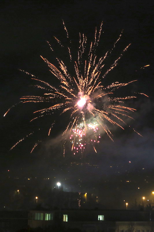 乾杯と花火で祝う新しい年、イタリア_f0234936_751065.jpg