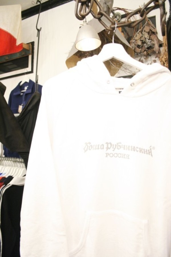 元日の過ごし方。写真少ねっ！！！　入荷ヴェトモン、ゴーシャラブチンスキー、A.P.C.、AMI、BIANCA CHANDONメンズトップス、アウター_f0180307_21470028.jpg
