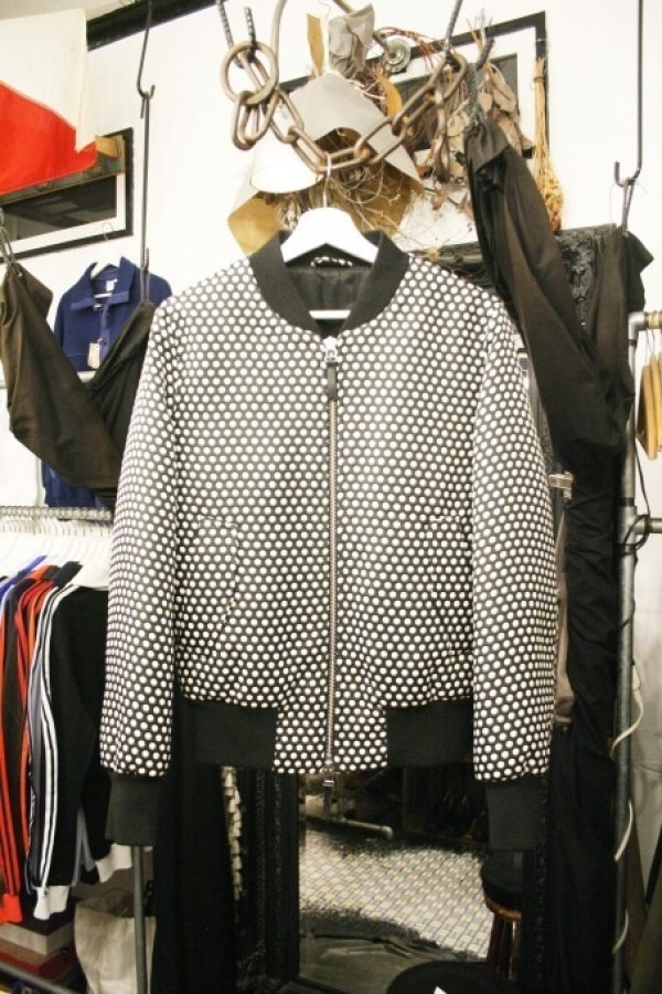 元日の過ごし方。写真少ねっ！！！　入荷ヴェトモン、ゴーシャラブチンスキー、A.P.C.、AMI、BIANCA CHANDONメンズトップス、アウター_f0180307_22033625.jpg