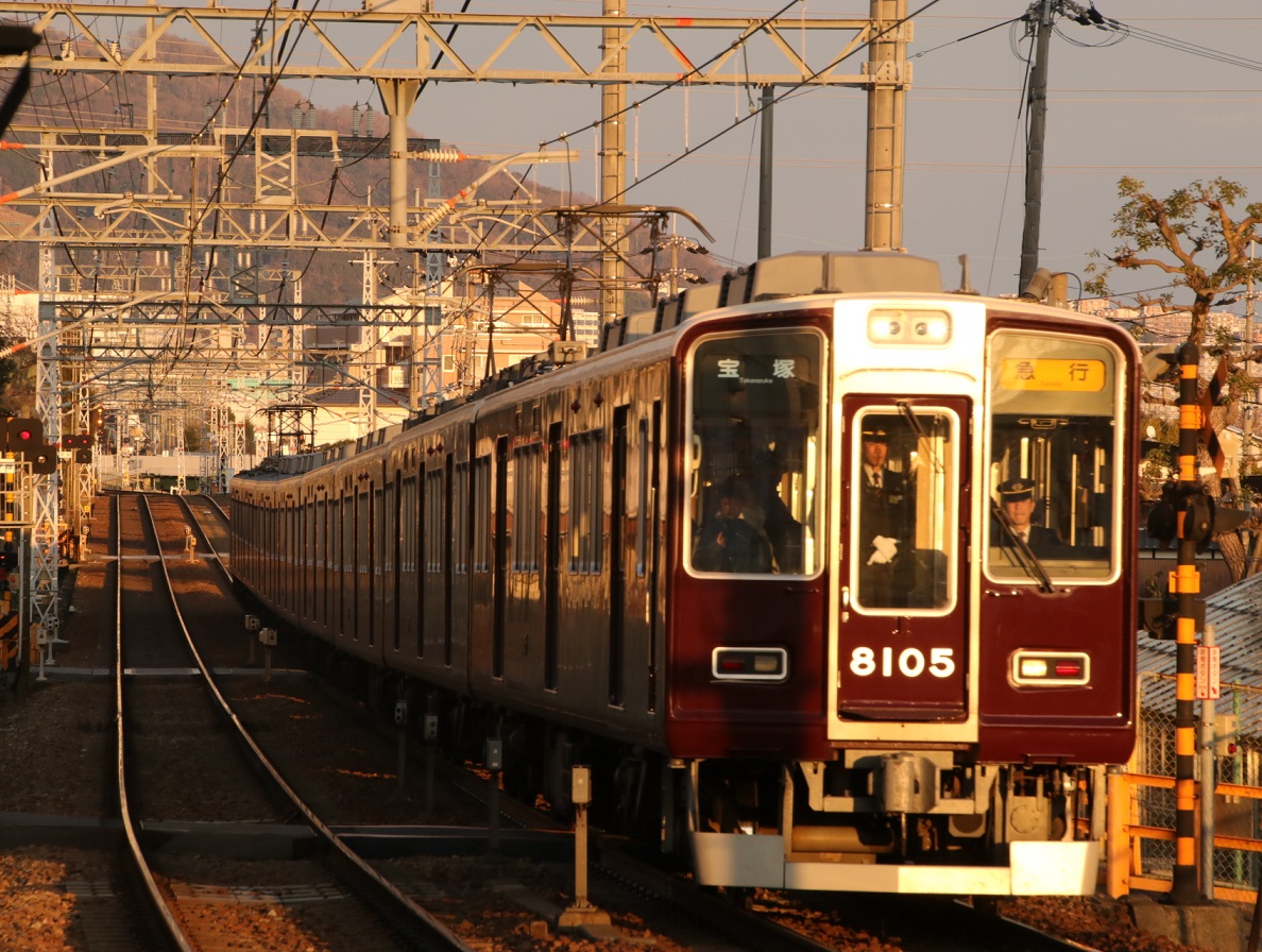 阪急8005F 夕陽_d0202264_17242475.jpg