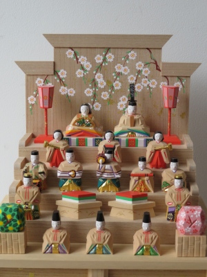 2019年出品 奈良一刀彫 吉岡一泰雛人形展【段雛飾り】_e0256889_21093515.jpg