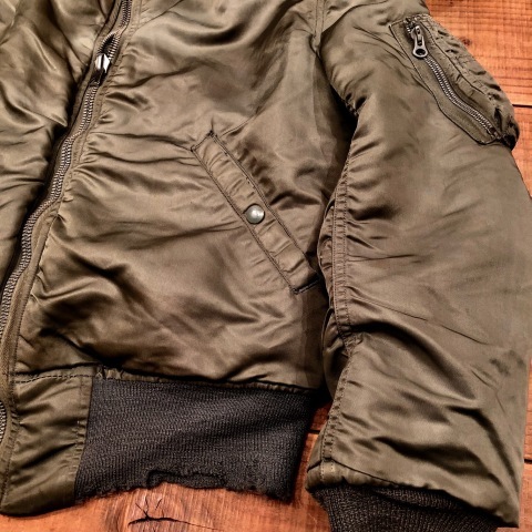 1969年 MA-1 MIL-L-8279D MEDIUM 実物 堅い ヴィンテージ 1969年 MA-1 MIL-L-8279D MEDIUM 実物 堅い ヴィンテージ